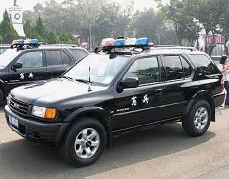 SUV型警備車